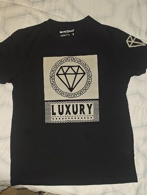 2 Black Luxury Graphic Tee - Men's